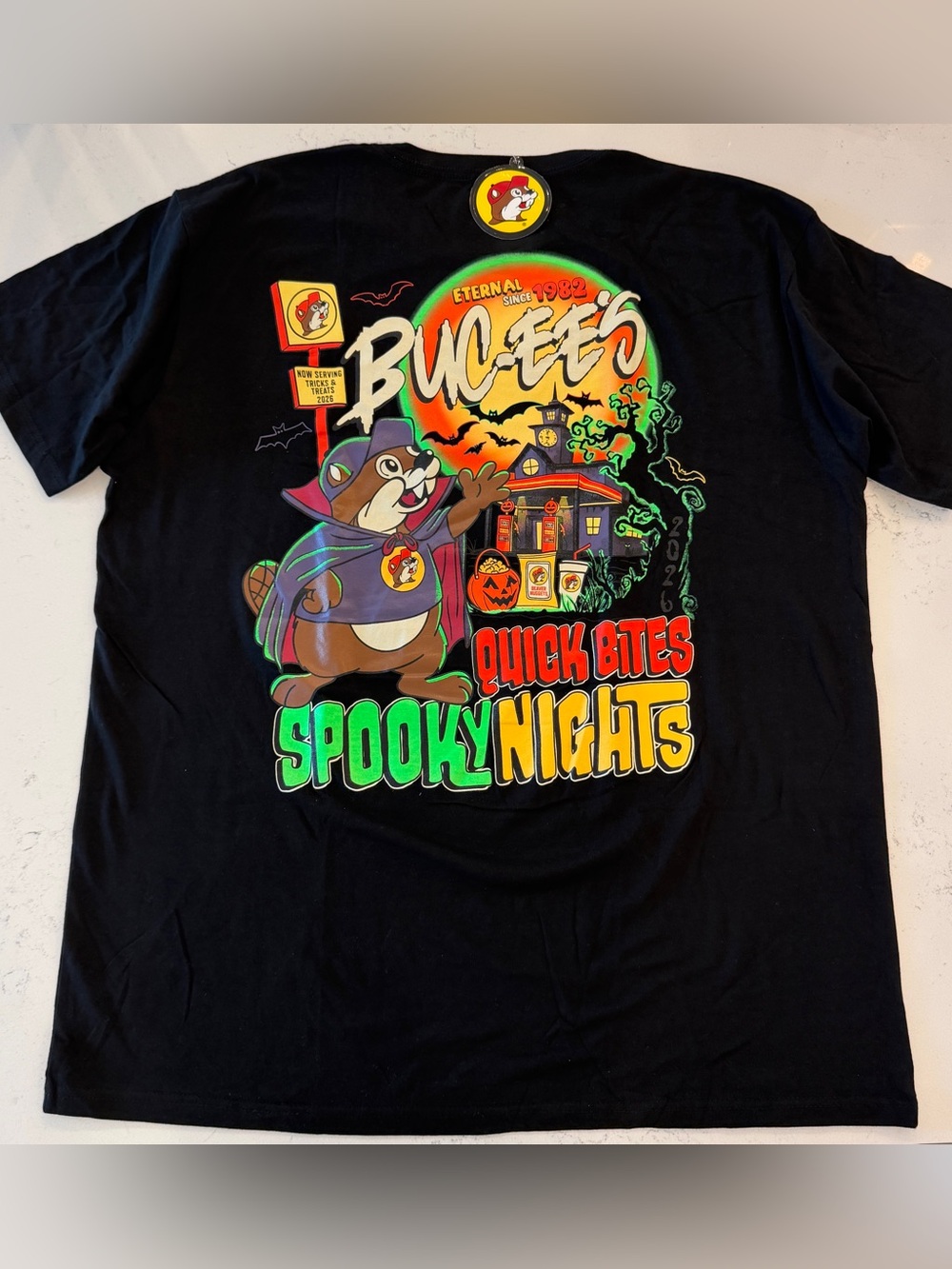 🧡 NEW Buc-ee's 2026 Halloween Glow In The Dark T-Shirt L Black Rare HTF New!